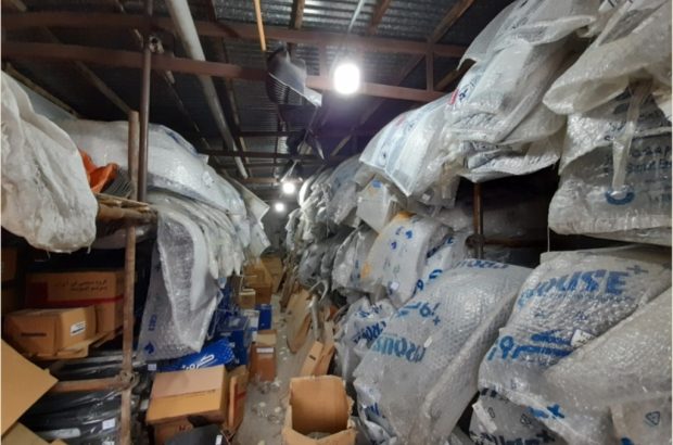 کشف انبار لوازم يدکی قاچاق